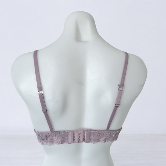 La Vie En Rose
Lace And Mesh Bralette M - Picture 4 of 10